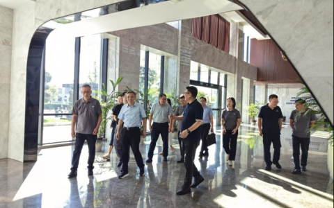 攜手共進(jìn)，智造未來——金華職業(yè)技術(shù)大學(xué)校長(zhǎng)梁克東一行到訪杭機(jī)股份